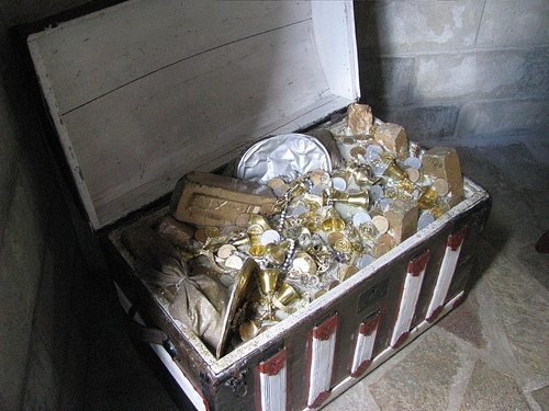 Picture of treasure chest