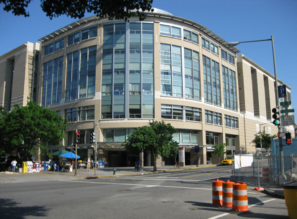 Photo of the oustide of The George Washington University Hospital