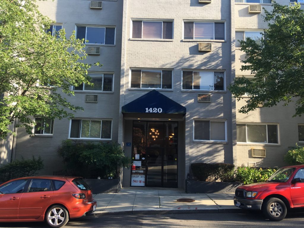 A picture of a condo in Ward 1