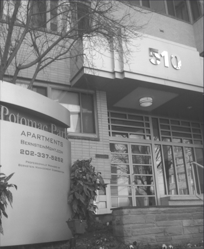A photo of the Potomac Park Apartments building.